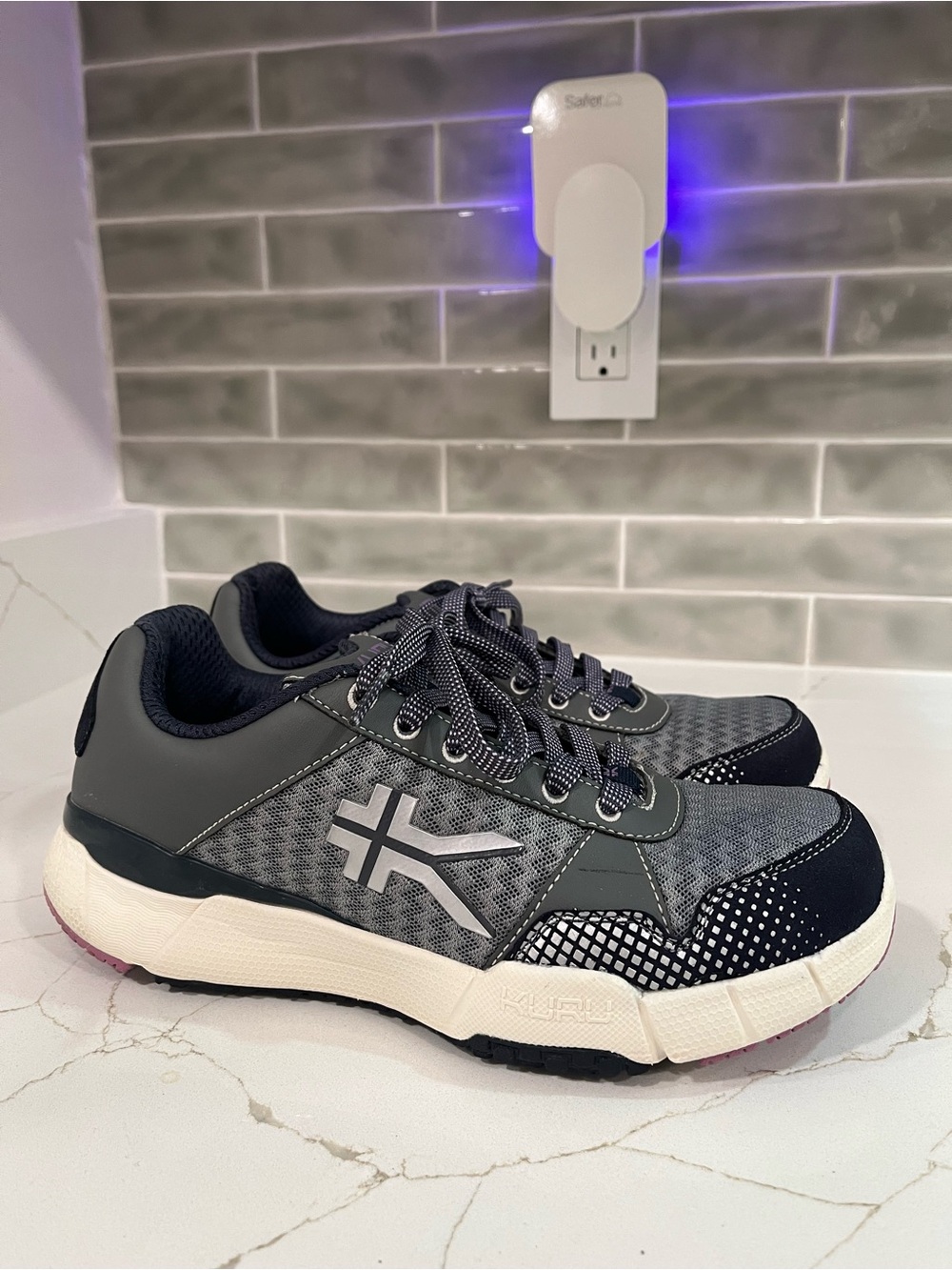 KURU Quantum Sneakers. Women's Size 7.5 Color Gray